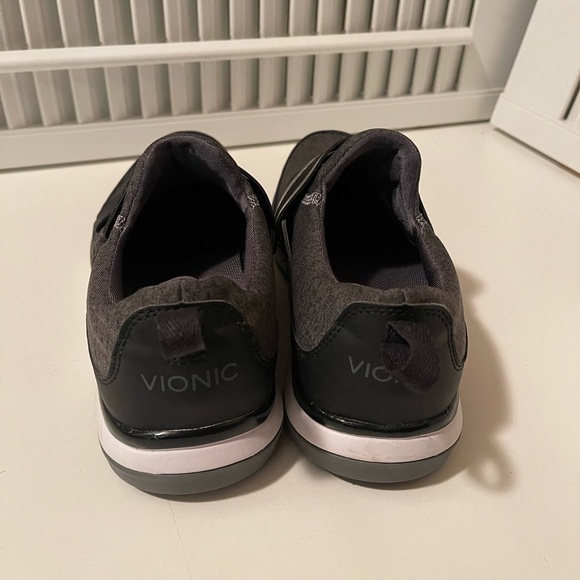 Vionic new gray and black sport ladies shoes are new no box - Picture 2 of 12